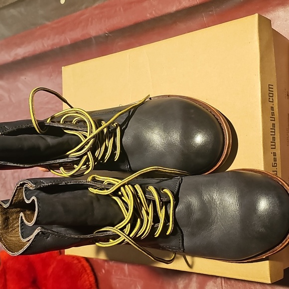 Gee Wawa Jacee Lace Up leather Boots Navy..size 7..excellent condition - Picture 2 of 7